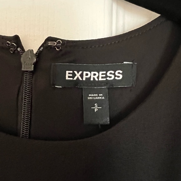 Express Jumpsuit- size small - Picture 6 of 6